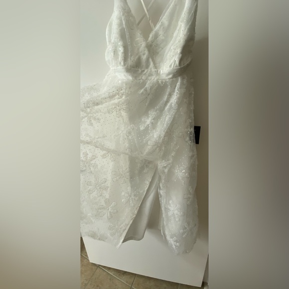 Brand new with tags angelic Moment White Swiss Dot Sequin Tulle Midi - Picture 2 of 4